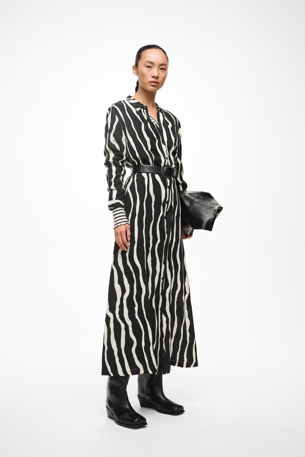 VISUSIE Long Dress - Black Beauty - VERO MODA & VILA Bergvik